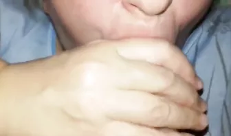 Дает за щеку русской милфе и ебет ее раком в задницу